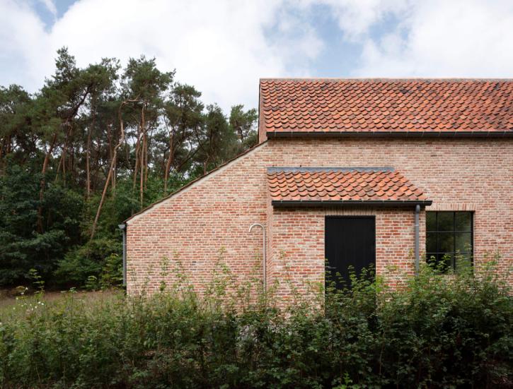 Landelijke villa met buitendouche